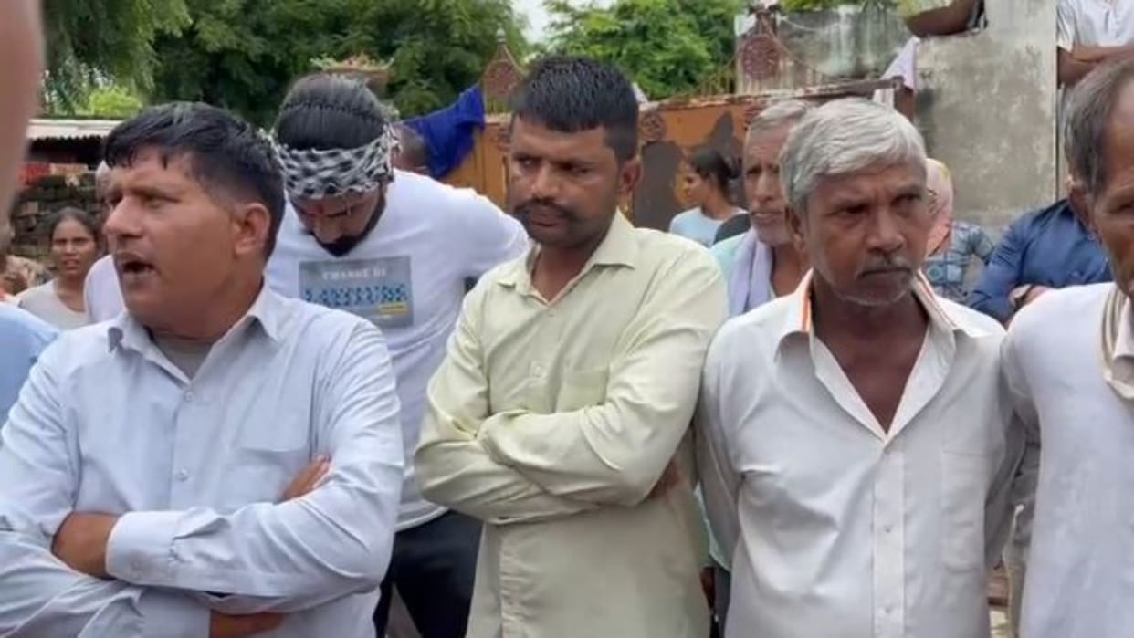 Bharatpur: Bajrang Dal workers caught the center of religious conversion, were luring them with money
