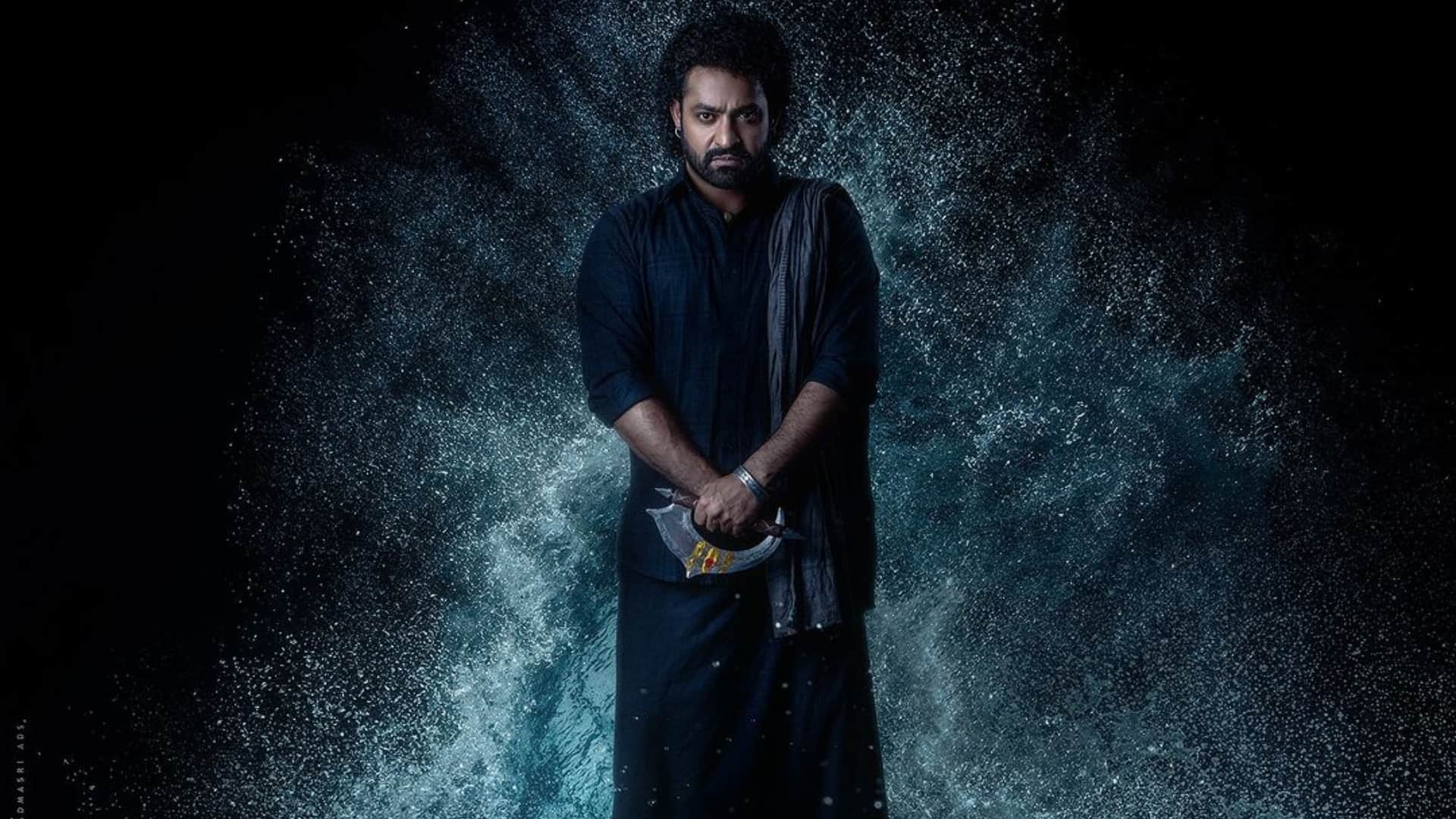 Devara pre-sales cross 700K dollar fans excited to see Jr NTR Janhvi Kapoor Romantic Jodi first time