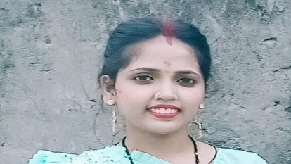 दिव्या का फाइल फोटो