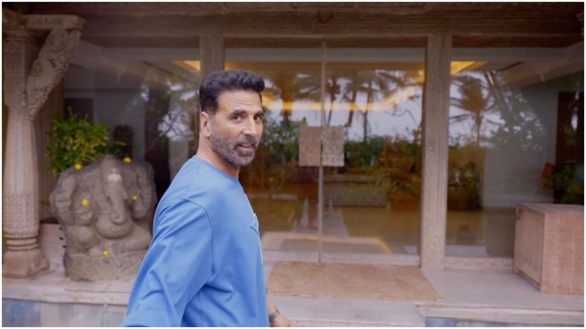 Bollywood Actor Akshay Kumar Sea Facing Lavish House in Mumbai Inside Photos