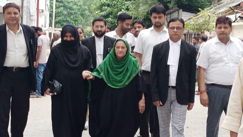 Azam Khan: Dr. Tanzin Fatma acquitted Humsafar Resort case, hearing electricity theft case Rampur court