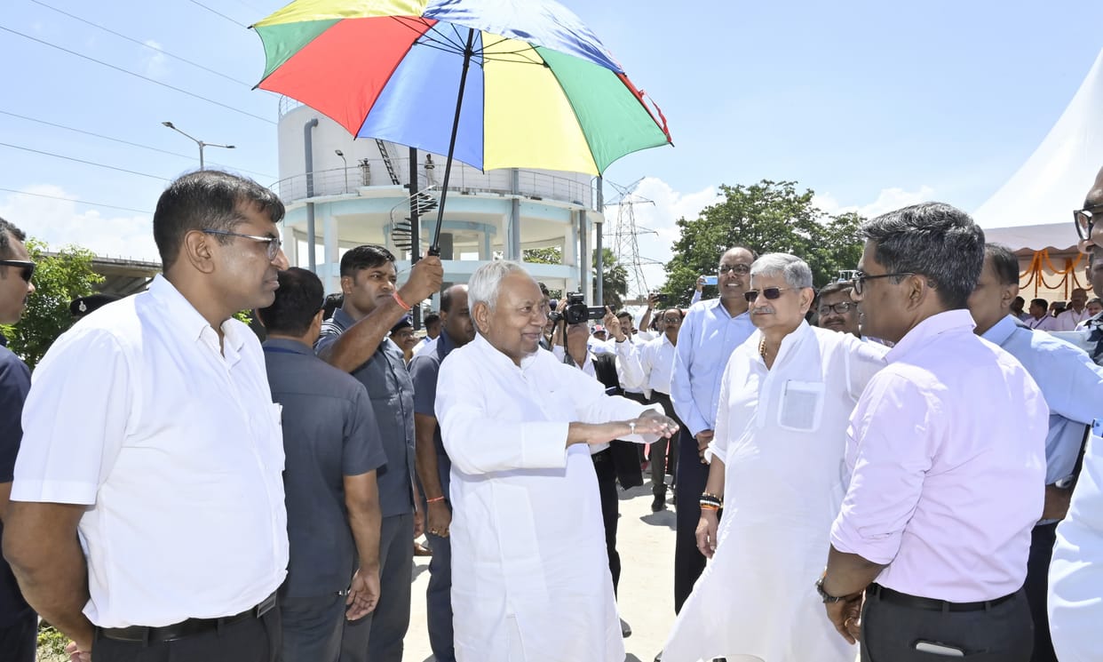 Bihar News: CM Nitish Kumar inaugurated mobile veterinary unit, call center and mobile app. Renu devi