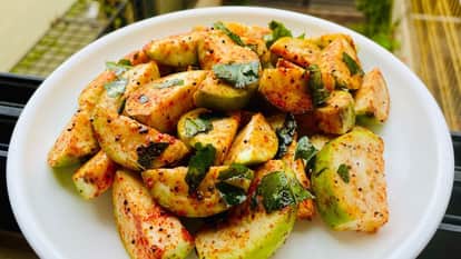 Guava Chaat Recipe in hindi Weight Loss Healthy Snacks amrud chat kaise banaen Disprj