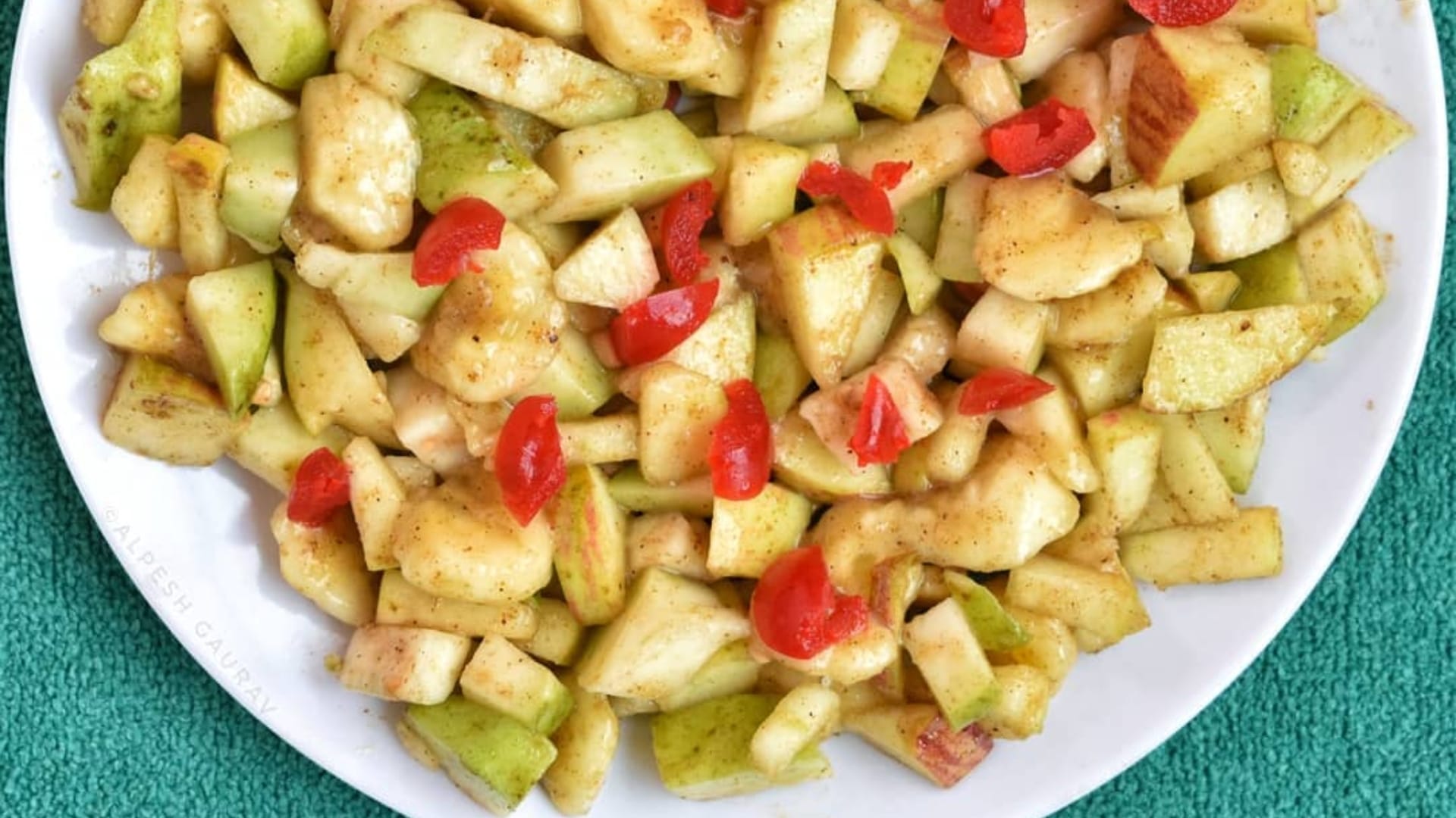 Guava Chat Recipe in hindi ghar par amrood ki chat kaise banayein