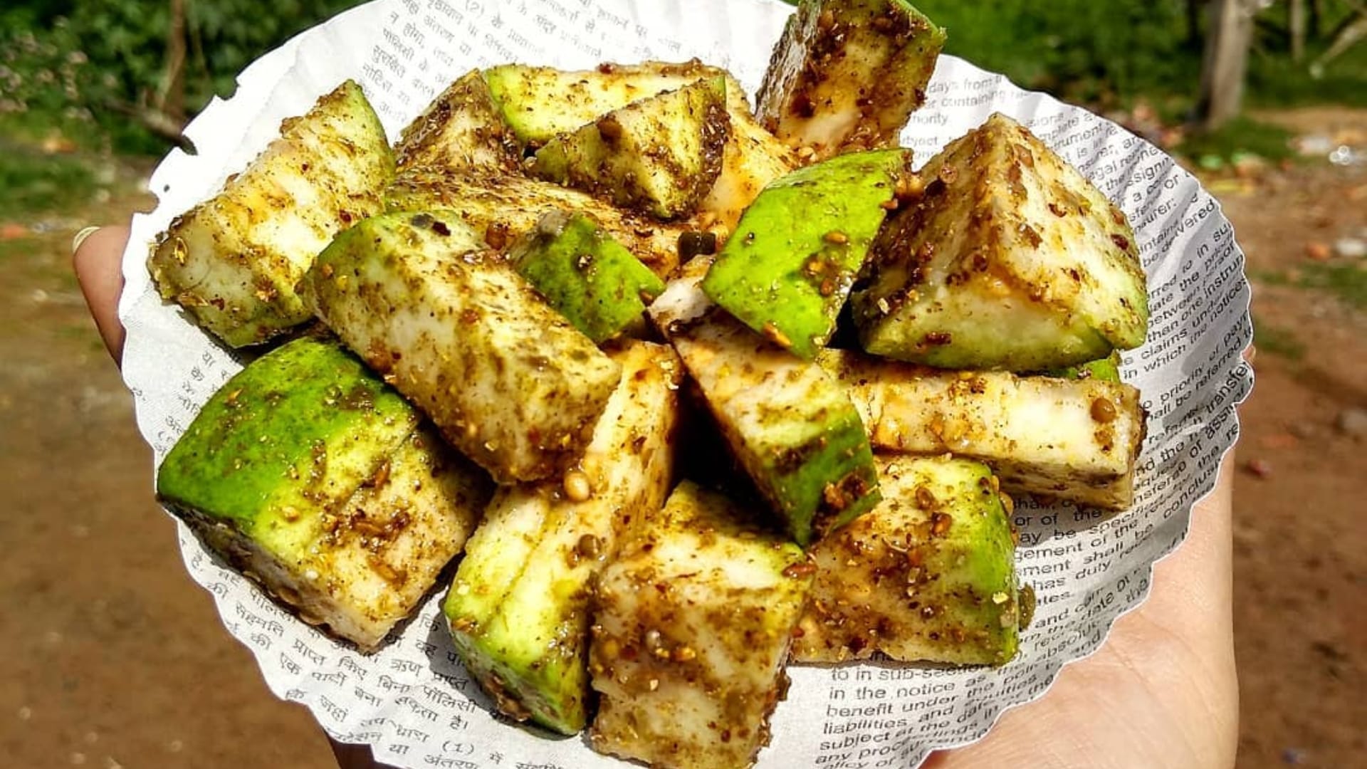 Guava Chat Recipe in hindi ghar par amrood ki chat kaise banayein