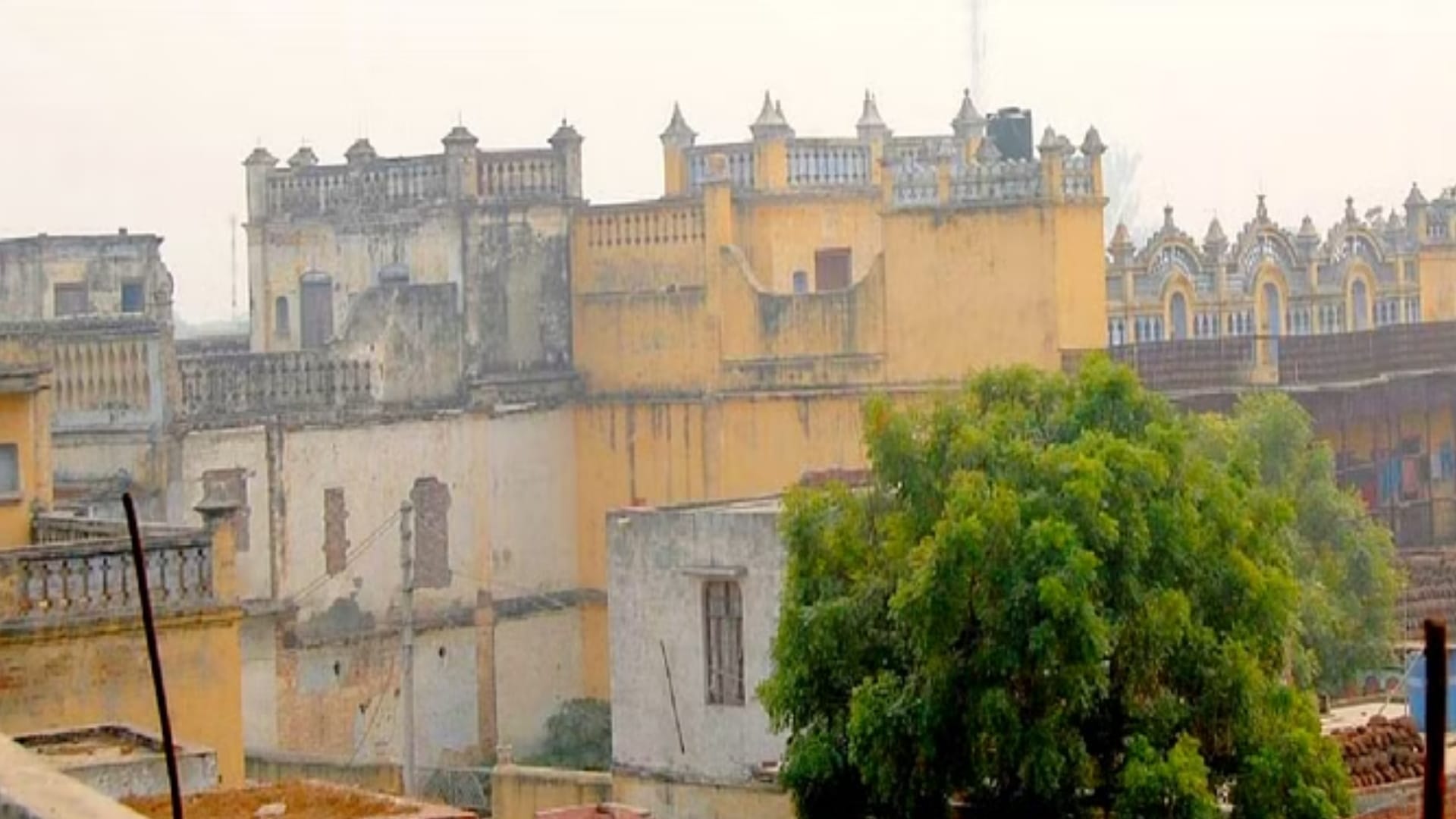 BAGHPAT: people are identified by the name of haveli in Bamnauli baghpat, people known as totoa, bandar