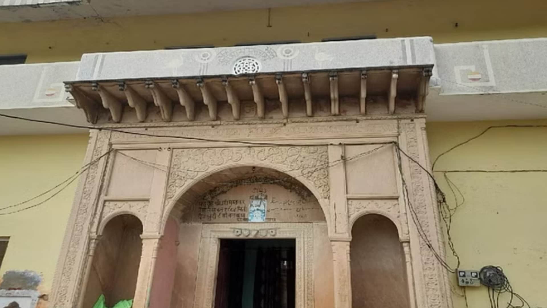 BAGHPAT: people are identified by the name of haveli in Bamnauli baghpat, people known as totoa, bandar