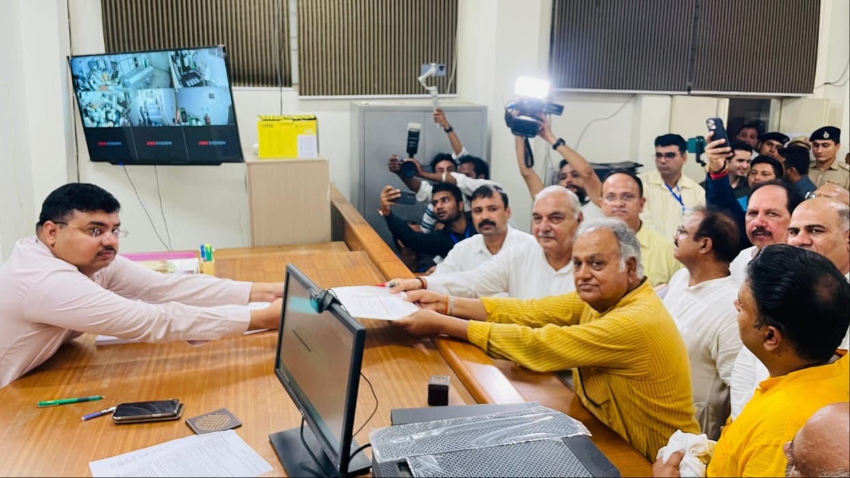 Haryana: Former CM came to file nomination of Kuldeep Sharma