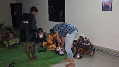 बारिश का कहर: सुकमा में गांव में घुसा बाढ़ का पानी.. 20 मकान ढहे, रात में शिफ्ट किए गए ग्रामीण; देखें तस्वीरें Due to rain in Sukma water entered village and 20 houses collapsed
