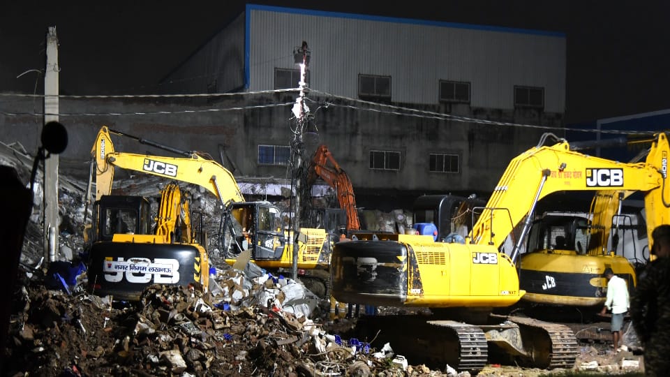 Lucknow Building Collapse Jasmeet had come out when he returned to get his laptop building collapsed