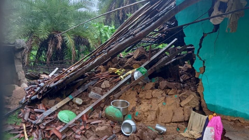 Due to rain in Sukma water entered village and 20 houses collapsed
