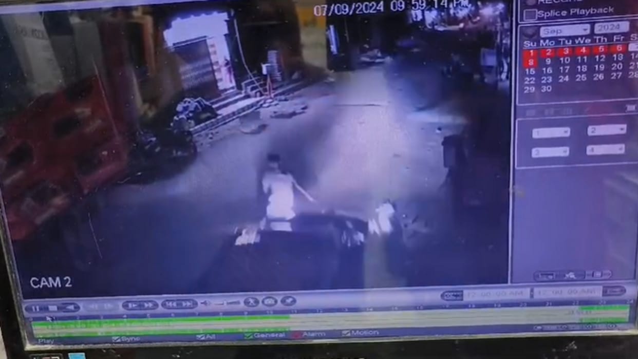 Prayagraj Accident: Two bike riders died, one serious due to collision with unknown vehicle