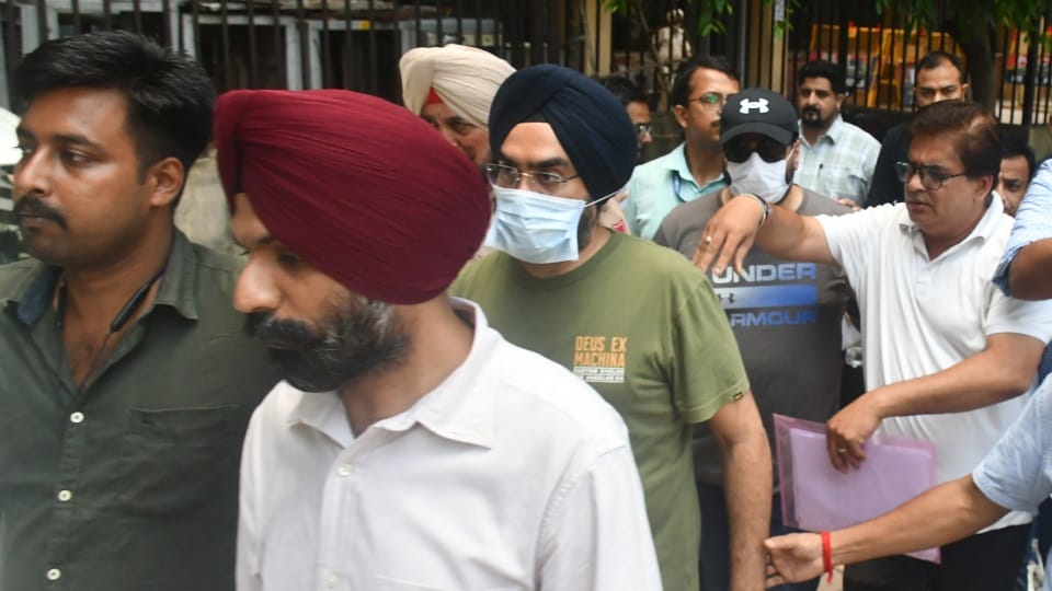 Two owners of Gulzar Group arrested by Kolkata Police in a fraud case