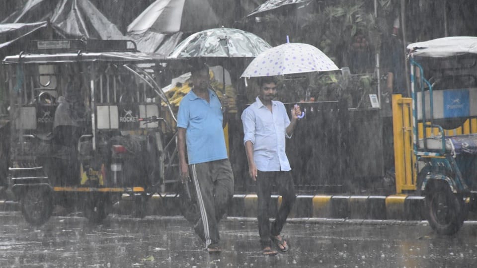Weather Update Meteorological Department issued orange alert in Delhi