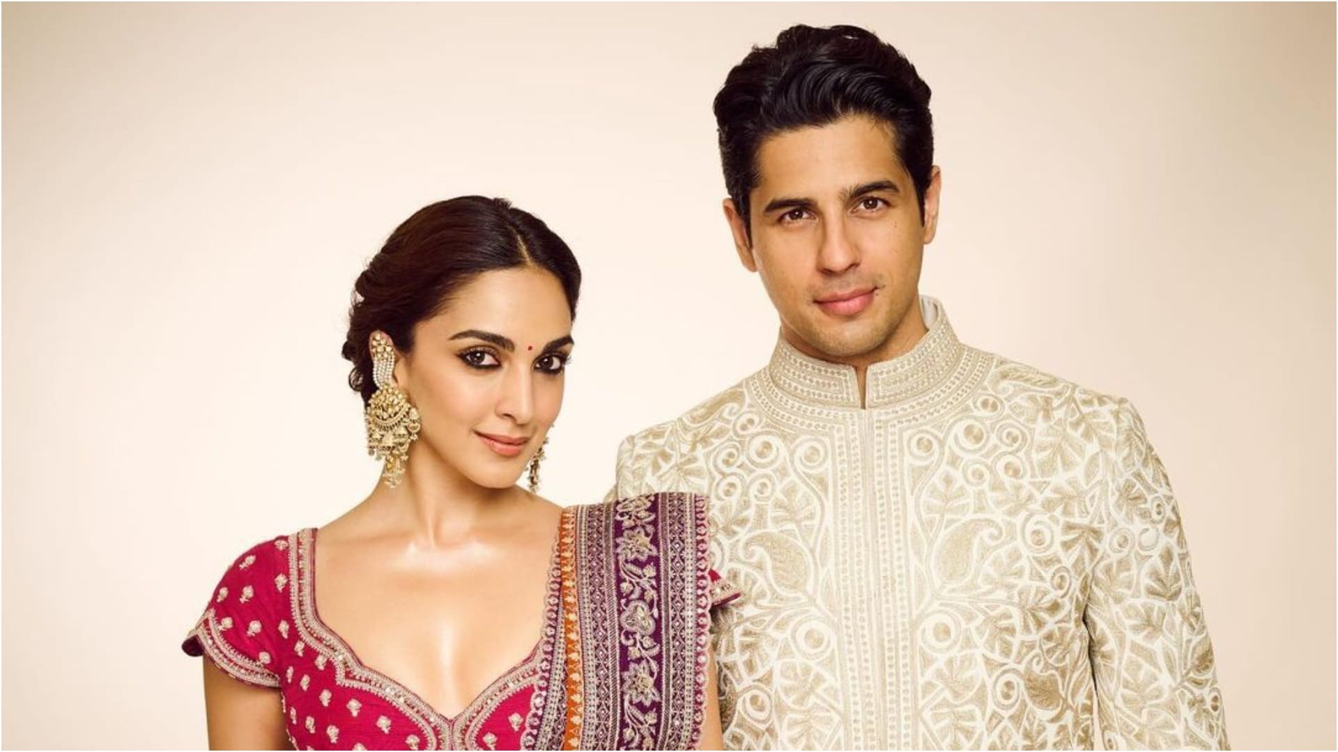 Sidharth Malhotra Protects Pregnant Kiara Advani from Paparazzi Wins Fans Hearts