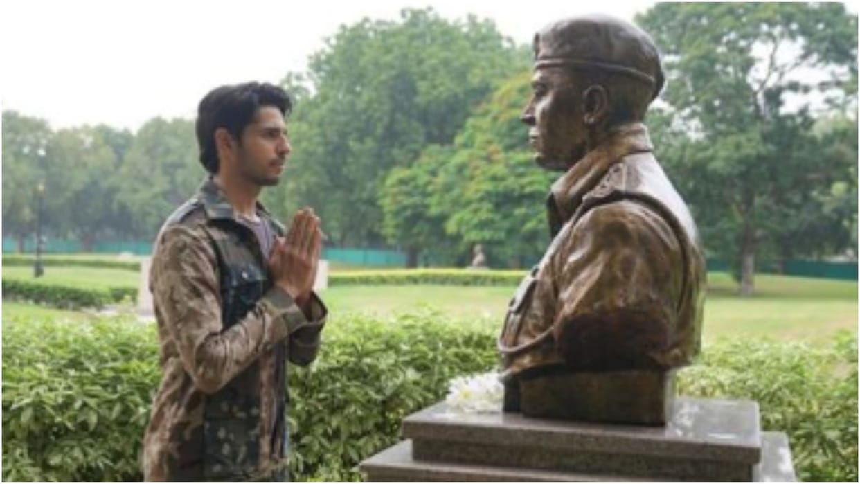 Siddharth Malhotra paid tribute to captain Vikram Batra on his 50th birth anniversary said he is real Shershah