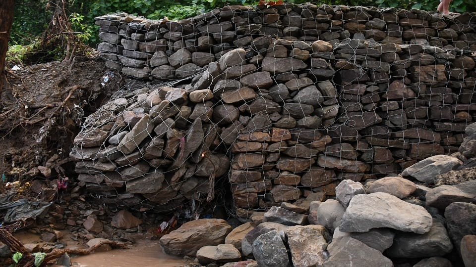 Wirecrete security wall built in Tapovan haldwani caved in in 21 days