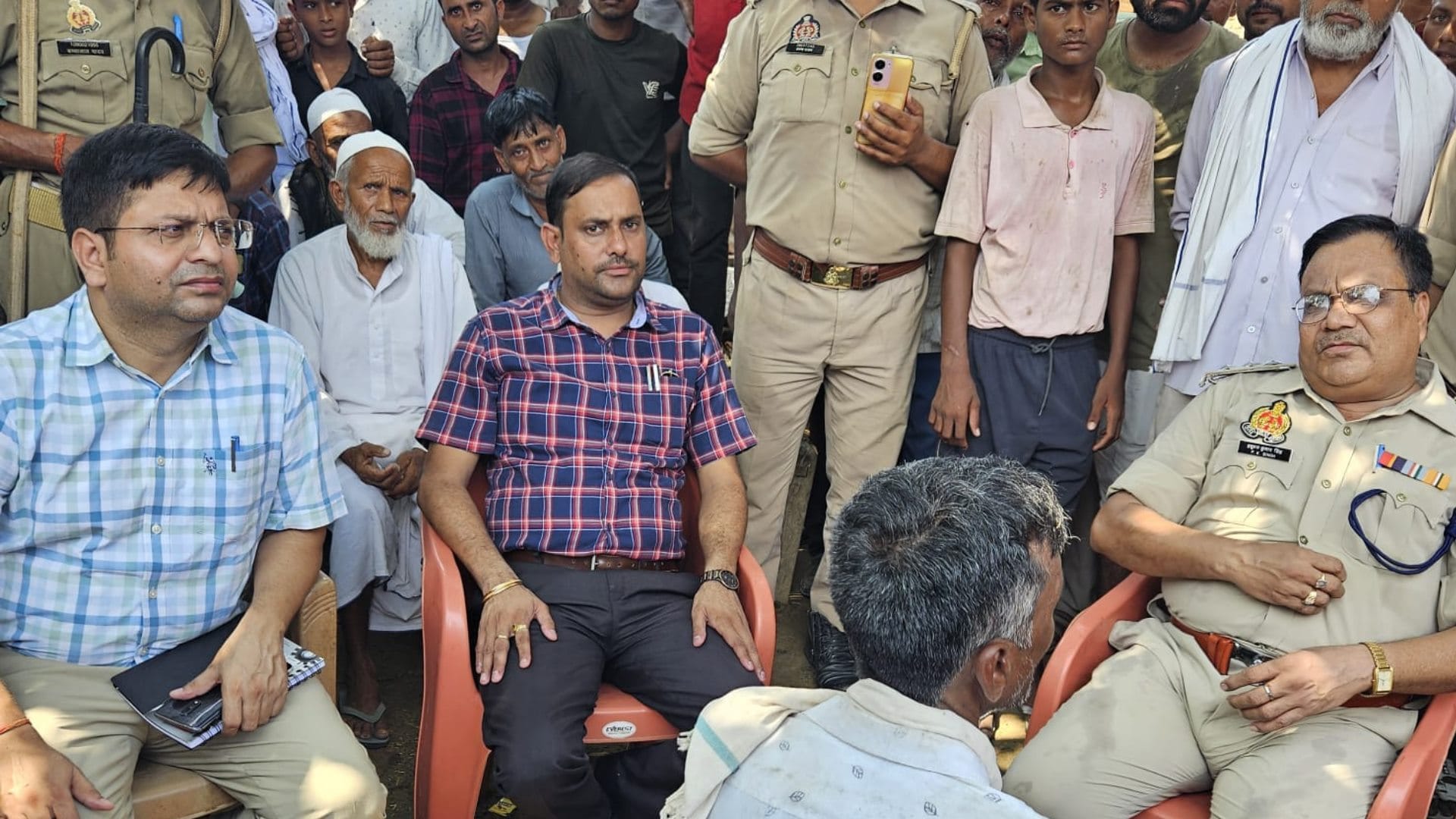 Bahraich: Police recovered the dead bodies of four girls from pond.