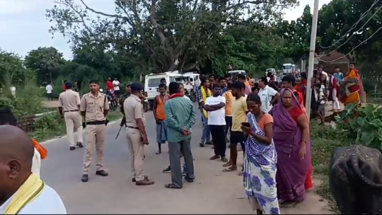 Bihar News : Triple murder in ara bhojpur bihar after husband wife fight wife daughter son killed in bhojpur