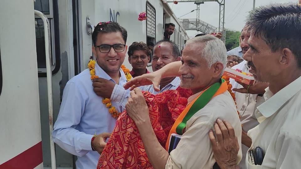 Kanpur Central-Aligarh Junction MEMU train will now stop at Barhan station as well