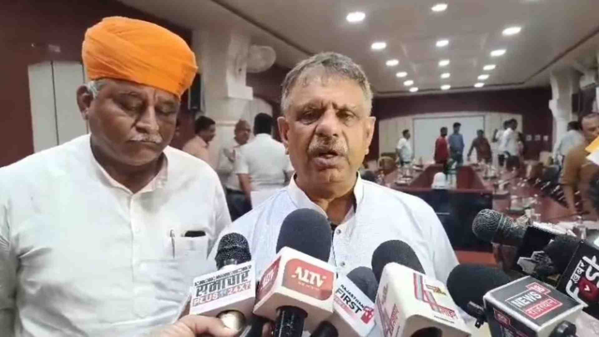 चिकित्सा मंत्री गजेंद्र सिंह खींवसर।