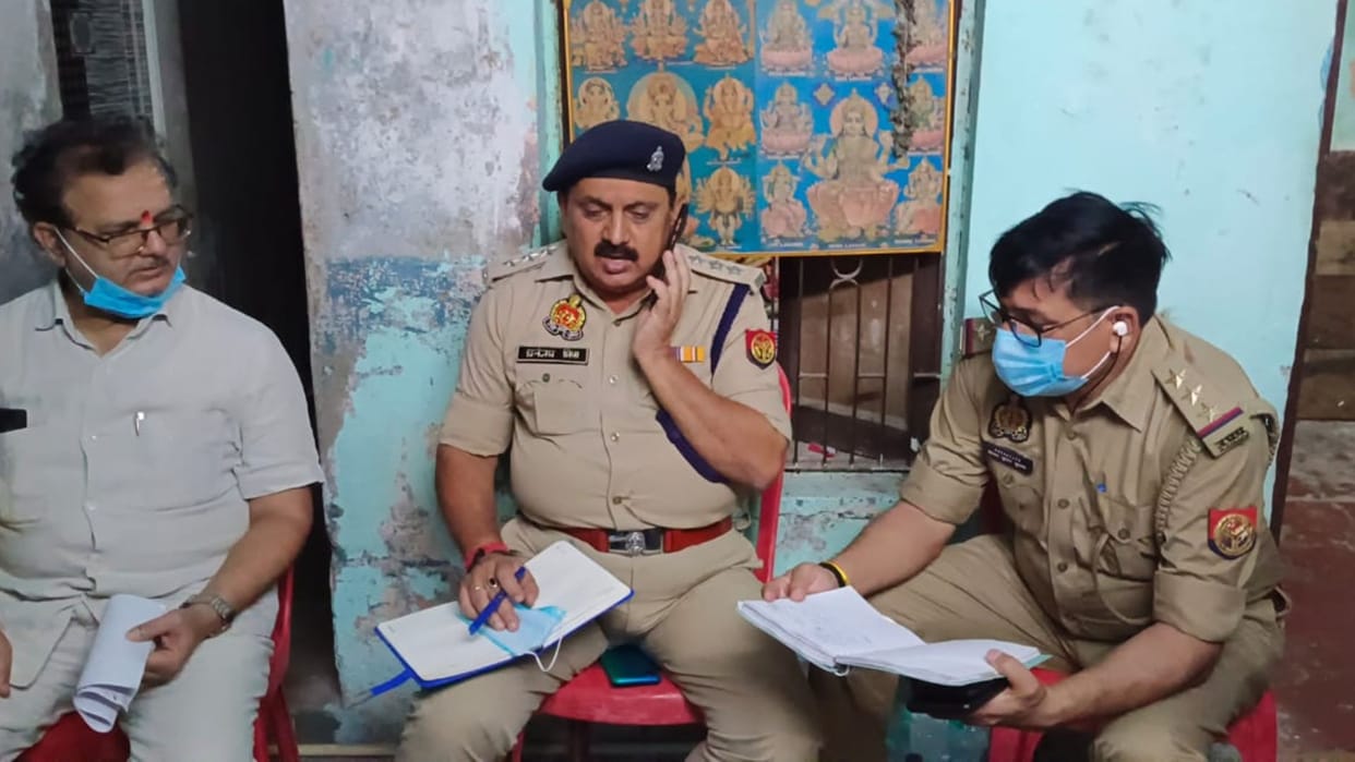 Two youths committed suicide by hanging themselves in an ashram in Varanasi