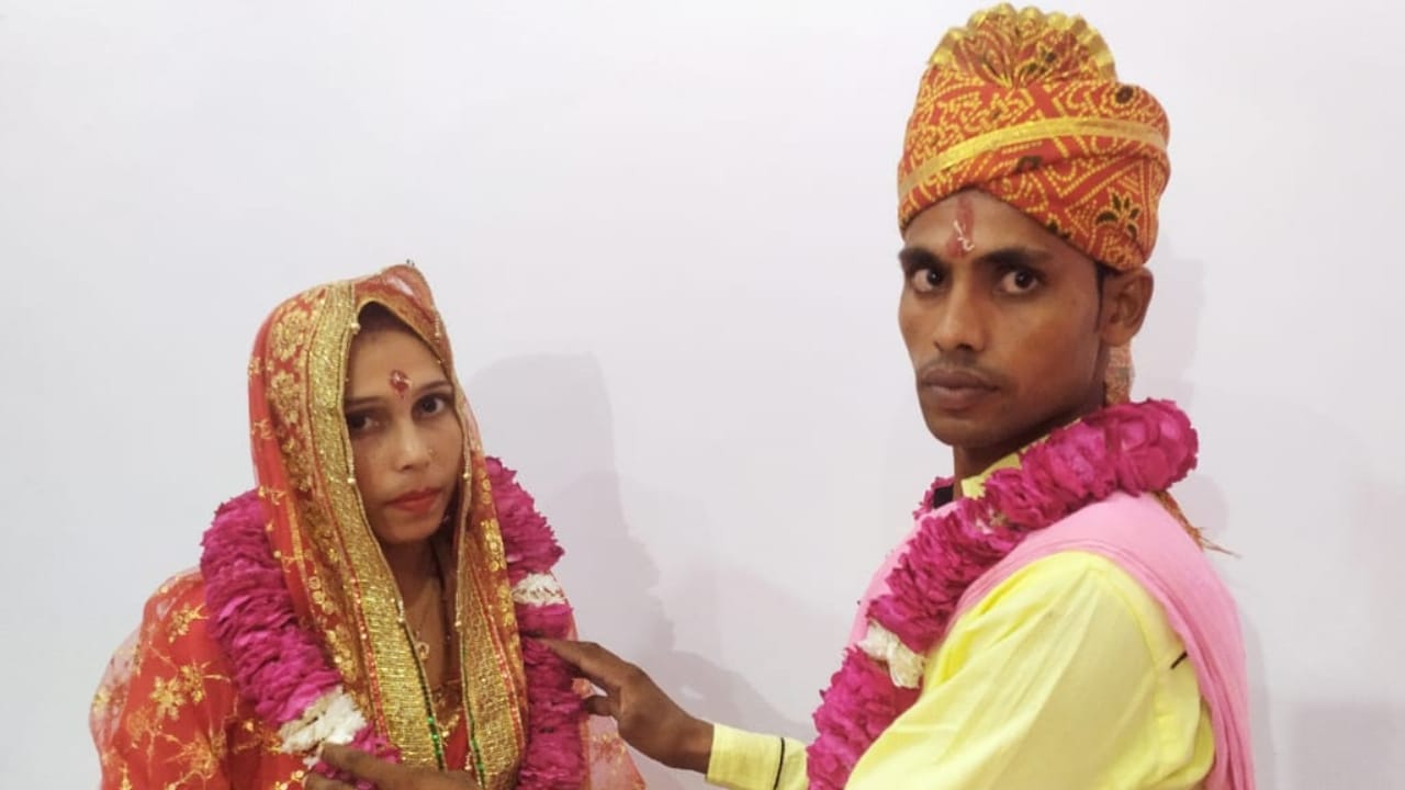 Muslim girl converted her religion and married with lover in Bareilly