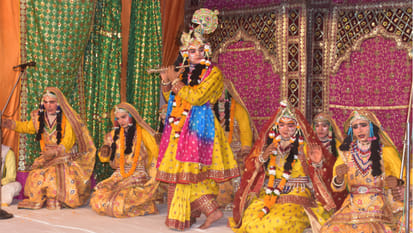 Radhashtami festival started in Geeta Vatika of Gorakhpur