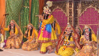 Radhashtami festival started in Geeta Vatika of Gorakhpur