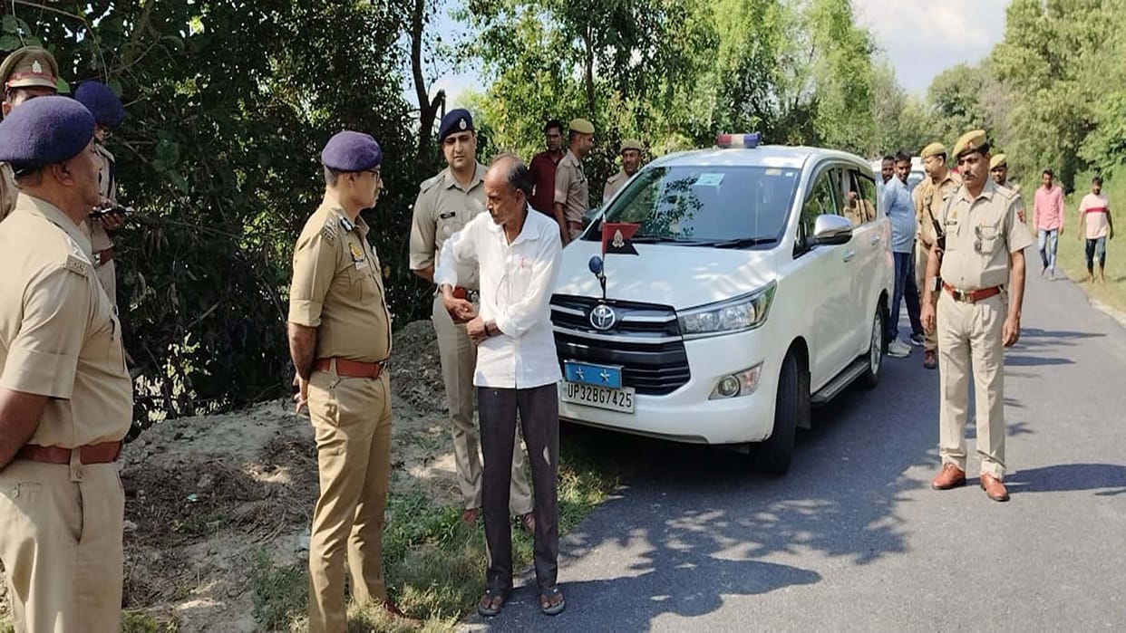 Unnao: Customer service center operator robbed of Rs 3.35 lakh at gunpoint