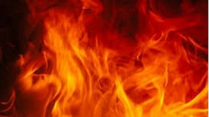 Kanpur: Fire breaks out in painting factory after explosion, three employees burnt