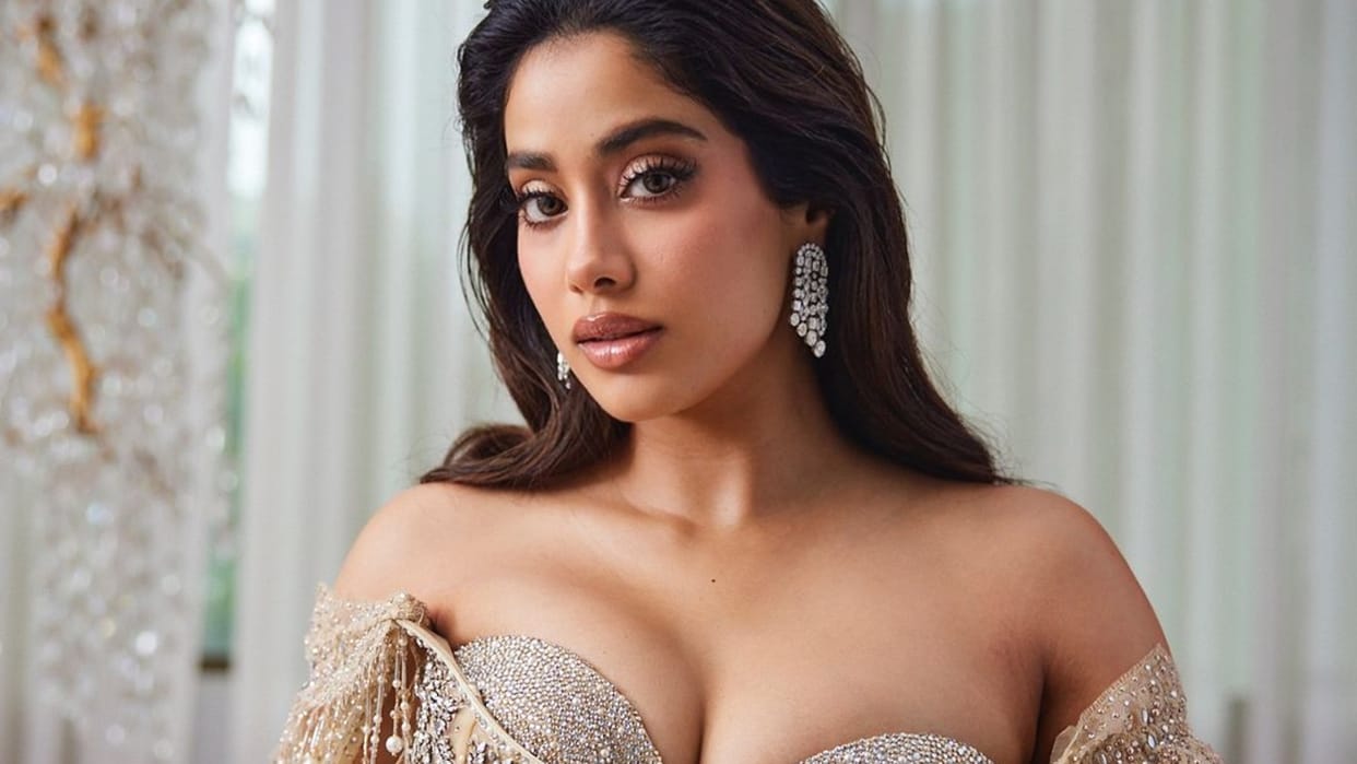 Janhvi Kapoor made zero calorie pasta Rohit Saraf shared the video say It is complete delusional