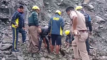 Kedarnath Dham Landslide in Sonprayag passengers hit by stones falling from the hill died and injured