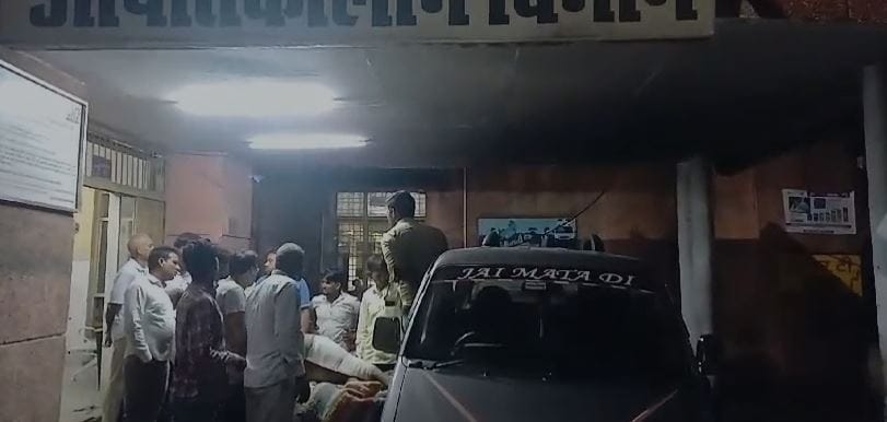 Linter of house fell in Malavan Etah old man died due to getting buried under debris