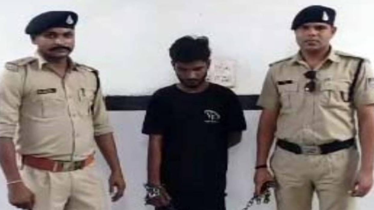 Chhatarpur Stone Pelting Incident Police arrested another youth total 48 accused arrested so far