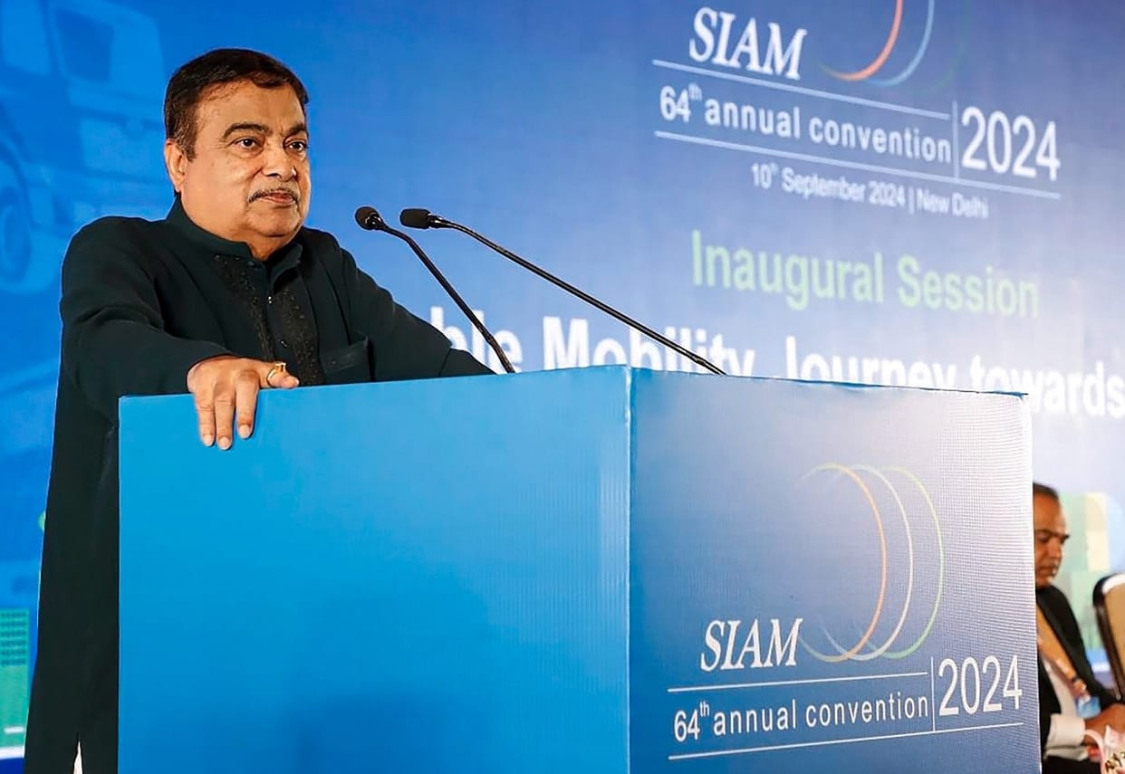 Nitin Gadkari points measures to bring down road accidents for road safety