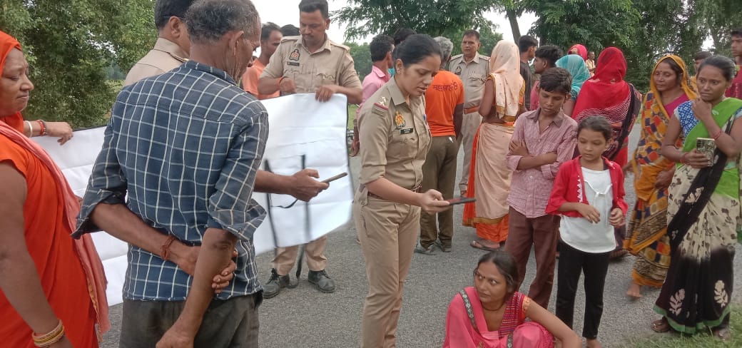 Women death in forest animals or murder conspiracy