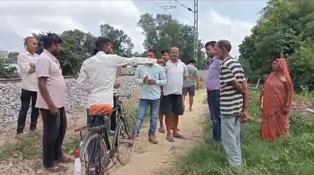 Wolf reach in pratapgarh today late night goat attack and died