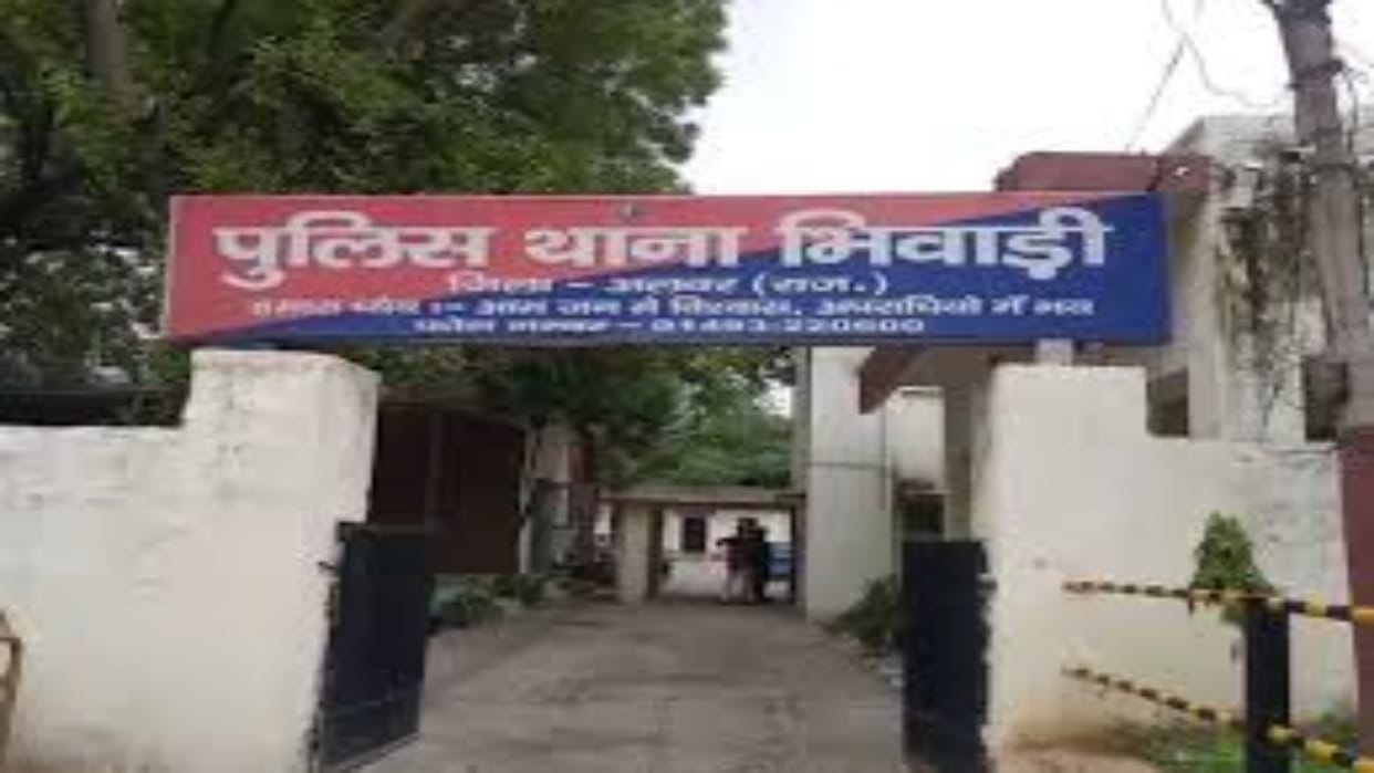 Alwar News: Police brought the third accused involved in Bhiwadi murder case from Delhi, two still absconding