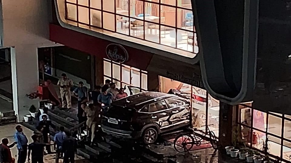 Car rammed into Haldiram restaurant while climbing stairs air bag saved young man's life