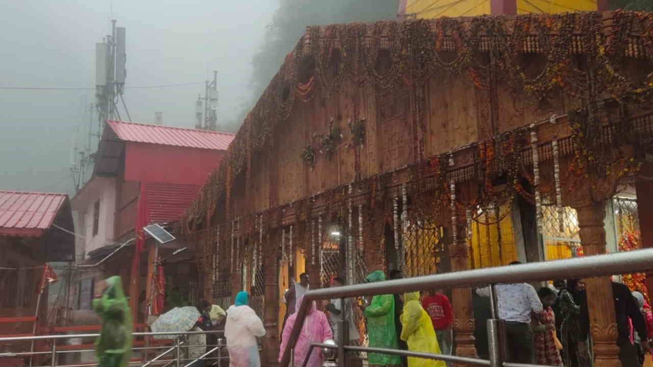 Uttarakhand Rain Weather News Update Heavy rains in Yamunotri Dham have disrupted life Dehradun Mussoorie