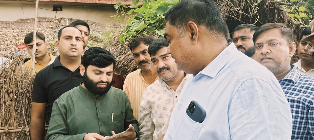Ayodhya rape victim's family gets five Lakh rupees help from UP government.