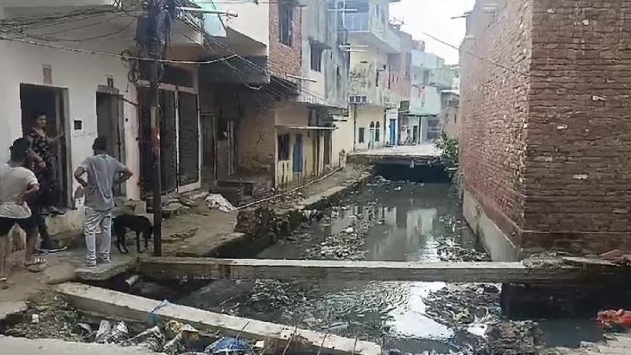 Delhi: tussle between the Lieutenant Governor and the Delhi government over the cleaning of Najafgarh drain.