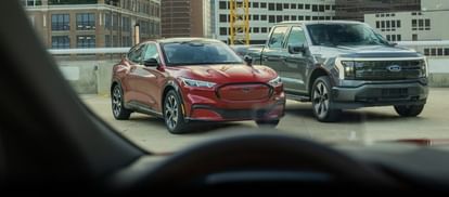 Ford India: फोर्ड की भारत वापसी की तैयारी! 3,250 करोड़ रुपये के निवेश के साथ फिर शुरू करेगी उत्पादन Ford India: फोर्ड की भारत वापसी की तैयारी! 3,250 करोड़ रुपये के निवेश के साथ फिर शुरू करेगी उत्पादन