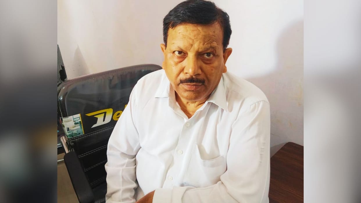 Varanasi anti-corruption team arrested clerk of firm society and chits for taking bribe