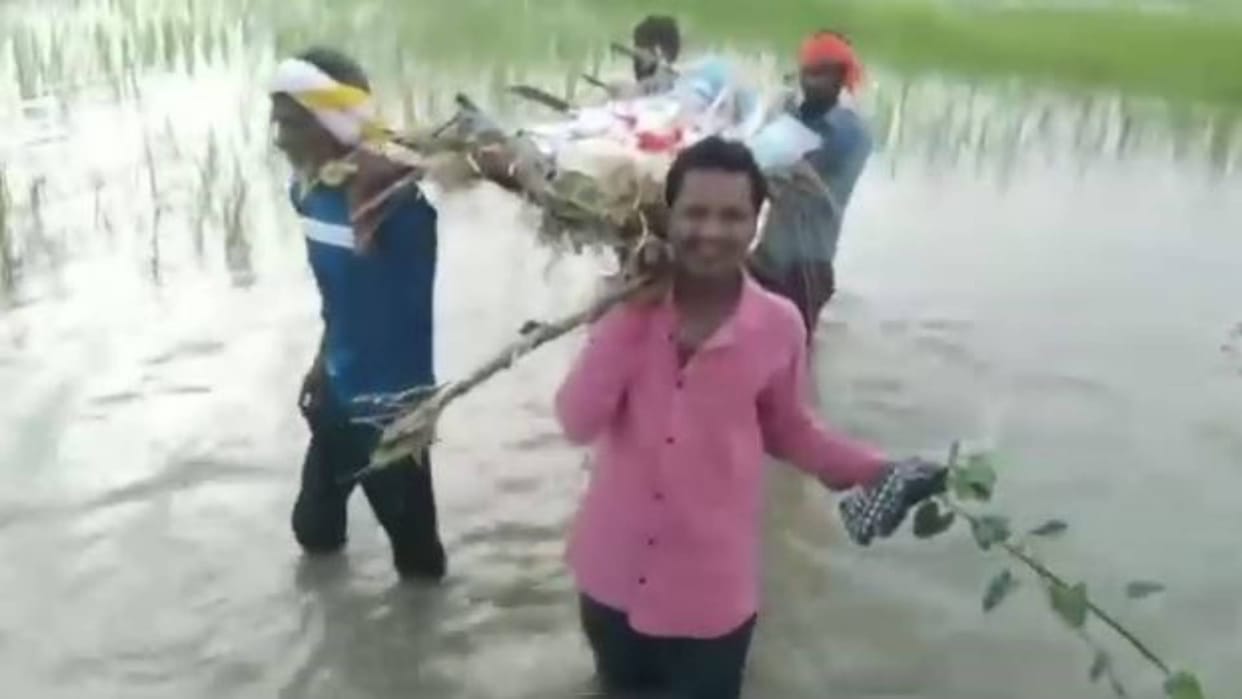 MP News last journey passed through knee-deep water in Maihar road fell prey to corruption