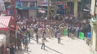 Sanjauli Mosque Dispute: शिमला में प्रदर्शन बेकाबू, पुलिस का लाठीचार्ज, पानी की बौछारें, देखिए तस्वीरें Himachal Shimla Masjid Controversy Protest Hindu Organizations Sanjauli Mosque Dispute
