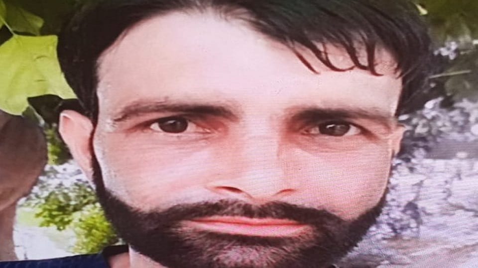 Baghpat: Wife called 112 and complained about husband to police, youth jumped into pond to escape from police
