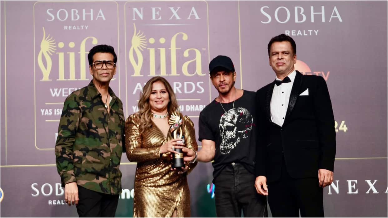 IIFA 2024 Fans are impressed by Shahrukh Khan new hairstyle fans are excited about the actor hosting