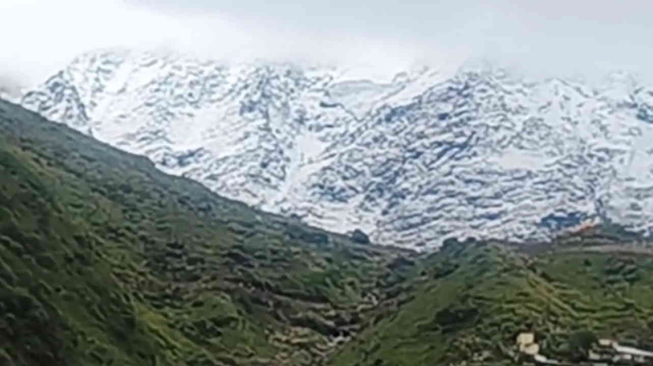 Snowfall in Gangotri Dham weather changed Yamunotri Kedarnath Badrinath also Uttarakhand Weather Watch photos